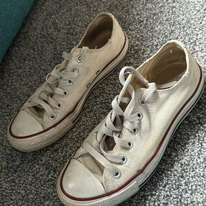 Converse, size 7. Great condition